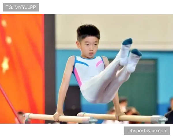 李小鹏退役后天天带娃跳鞍马,这届体操爸爸太卷了吧 李小鹏退役后天天带娃跳鞍马,这届体操爸爸太卷了吧